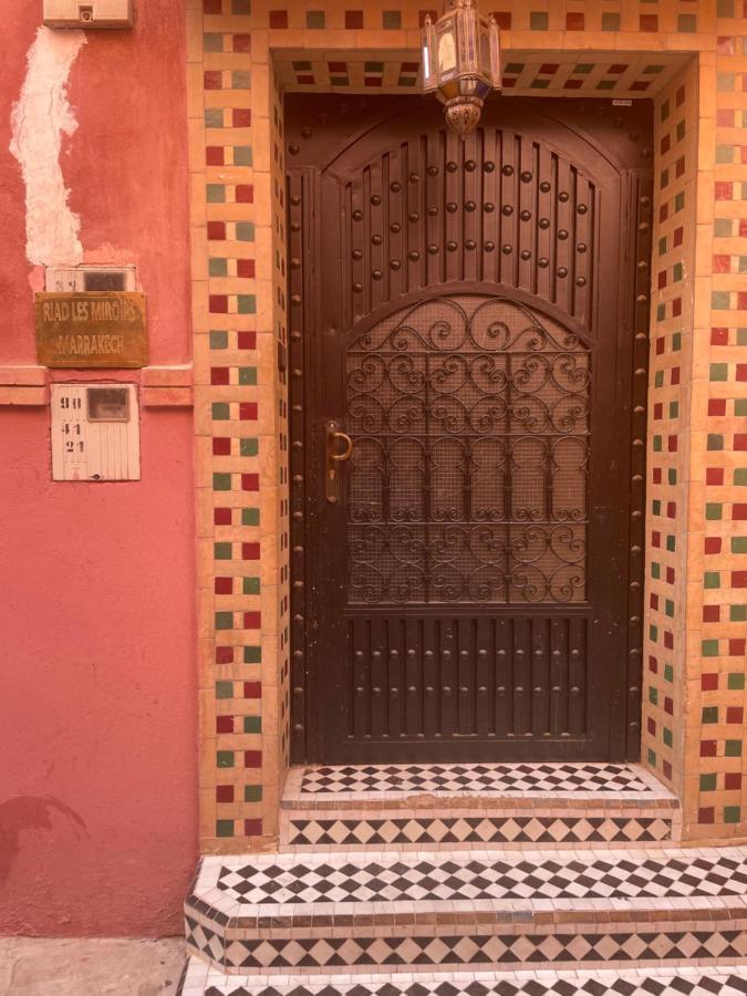 Riad Les Miroirs Hotel Marrakesh Exterior photo