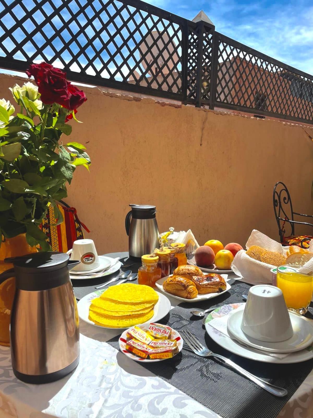 Riad Les Miroirs Hotel Marrakesh Exterior photo